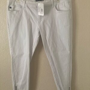 KanCan White Skinny  Ankle Jeans Classic Style zippered bottom